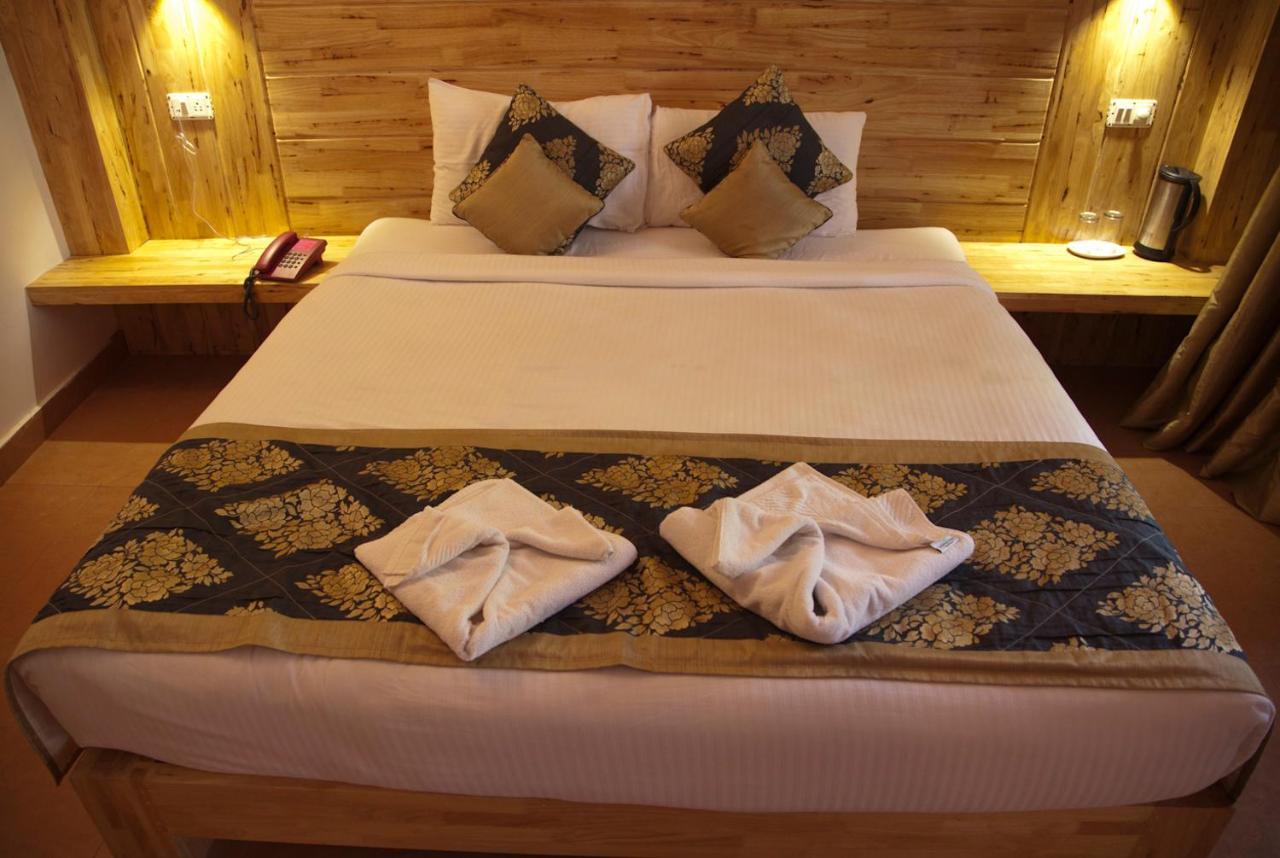 Symphony Palms Beach Resort And Spa Govind Nagar Ngoại thất bức ảnh