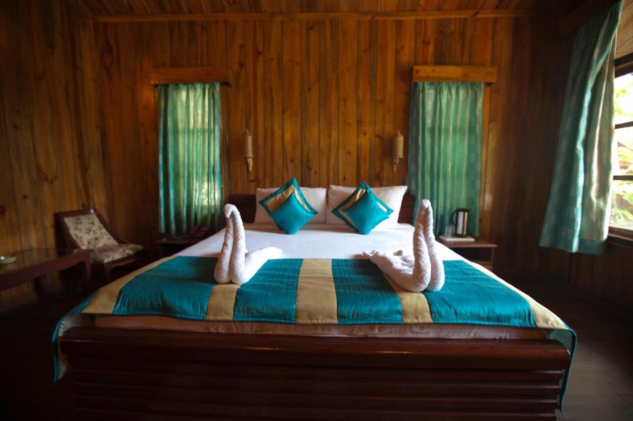 Symphony Palms Beach Resort And Spa Govind Nagar Ngoại thất bức ảnh