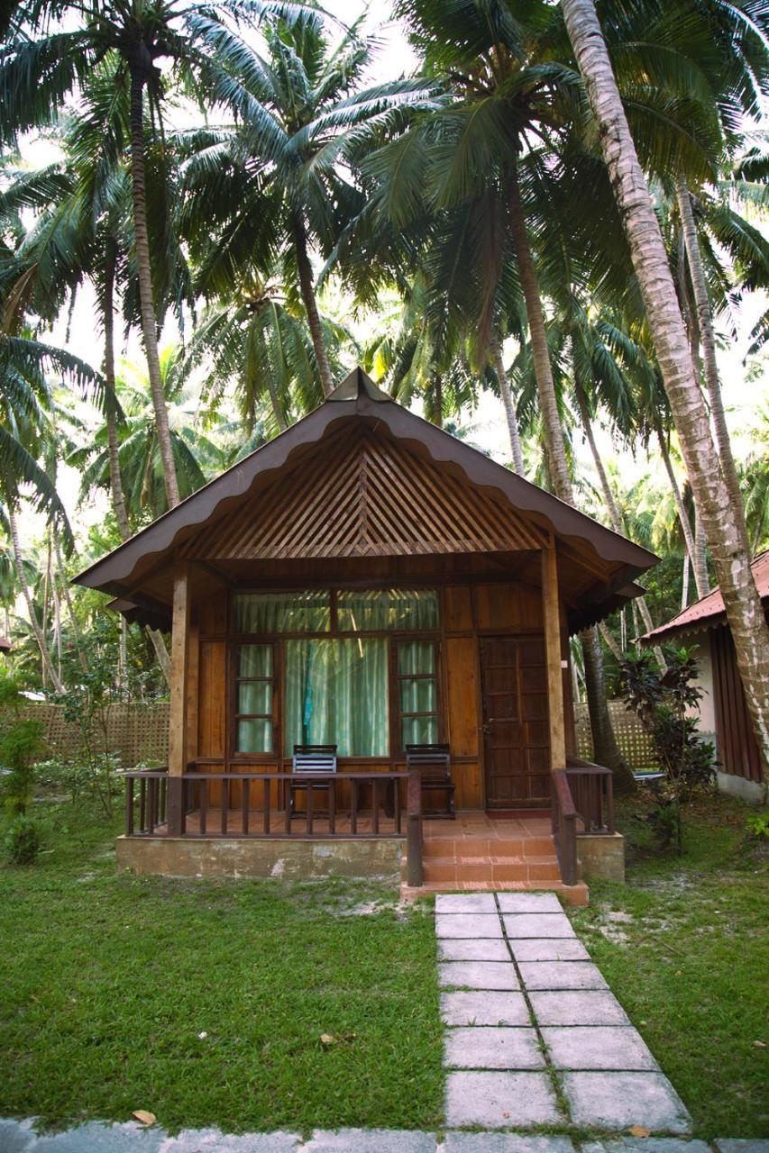 Symphony Palms Beach Resort And Spa Govind Nagar Ngoại thất bức ảnh